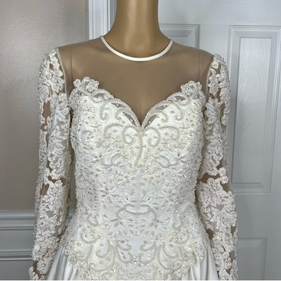 Oleg Cassini Off White Beaded Bodice Long Sleeves Trumpet Wedding Dress Size 8 - Picture 4 of 10